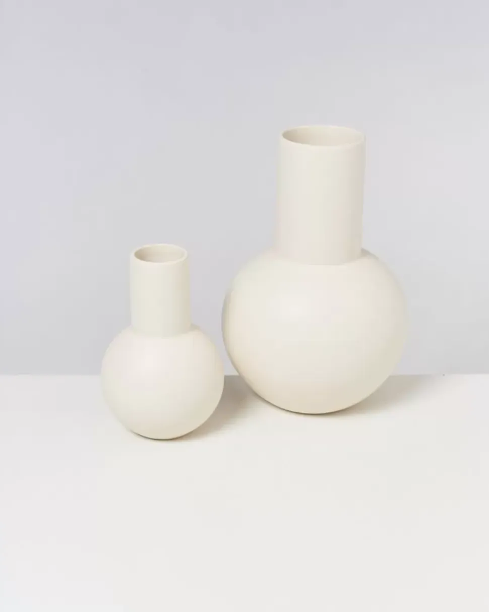 Bola Vase M Sand